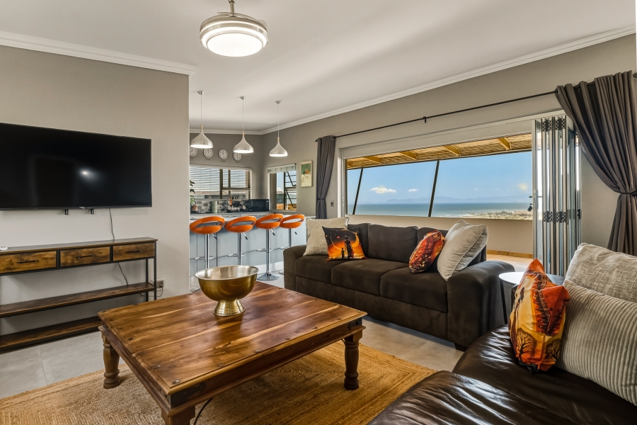 4 Bedroom Property for Sale in Gordon Heights Western Cape